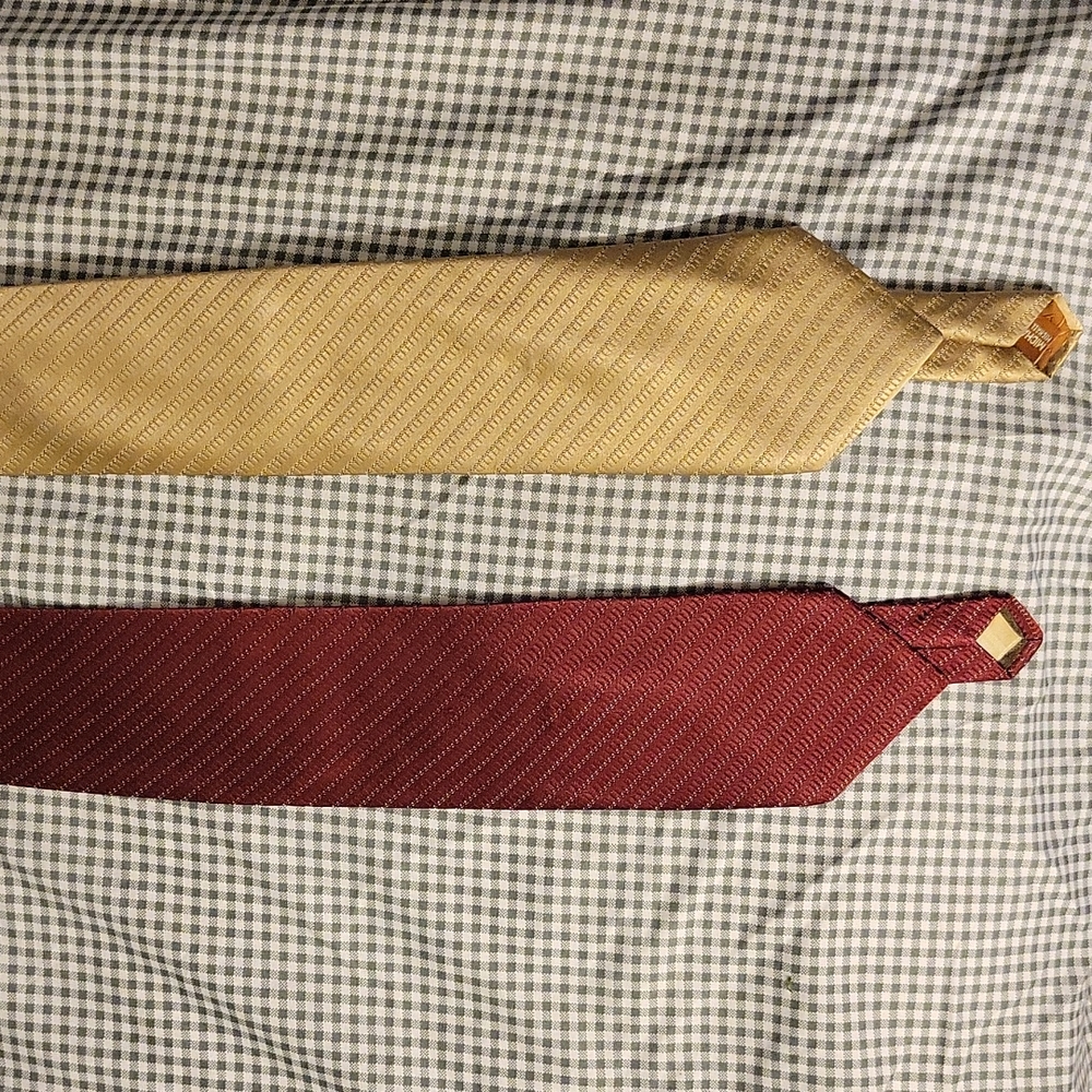 2 Michael Kors ties